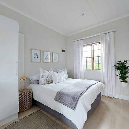 Upmarket Off Grid Cottage On Organic Farm In Secure Estate Howick Exterior foto