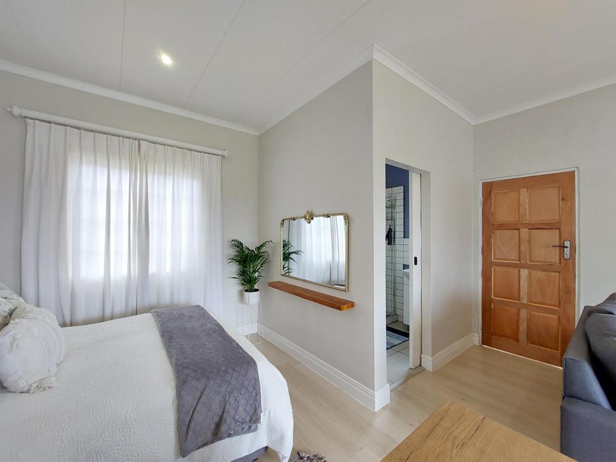 Upmarket Off Grid Cottage On Organic Farm In Secure Estate Howick Exterior foto