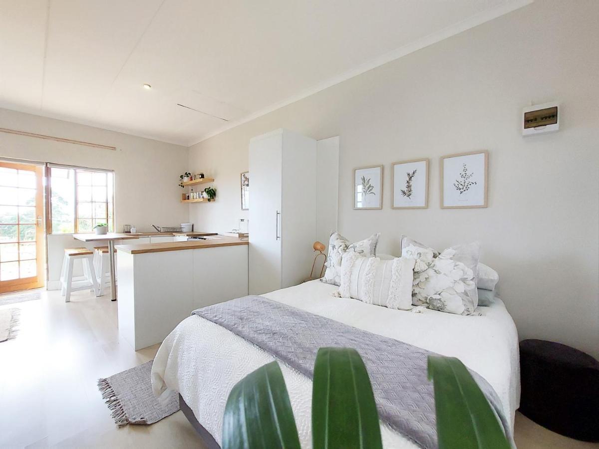 Upmarket Off Grid Cottage On Organic Farm In Secure Estate Howick Exterior foto